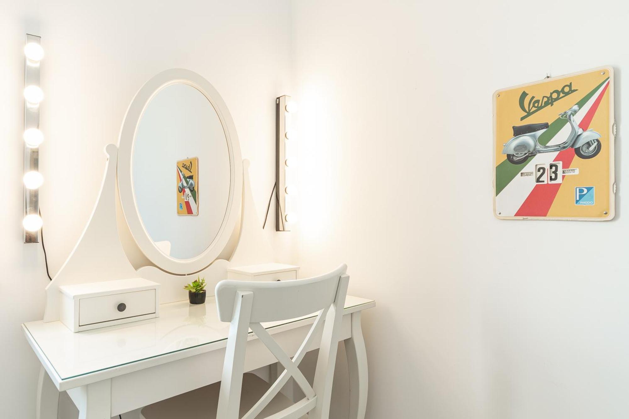 Spacious 3-Bedroom Apartment - 10 Min To City Center & 5 Min To Gaslini Hospital Генуя Экстерьер фото