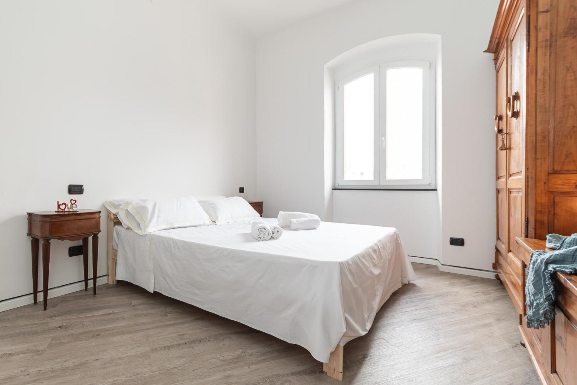 Spacious 3-Bedroom Apartment - 10 Min To City Center & 5 Min To Gaslini Hospital Генуя Экстерьер фото